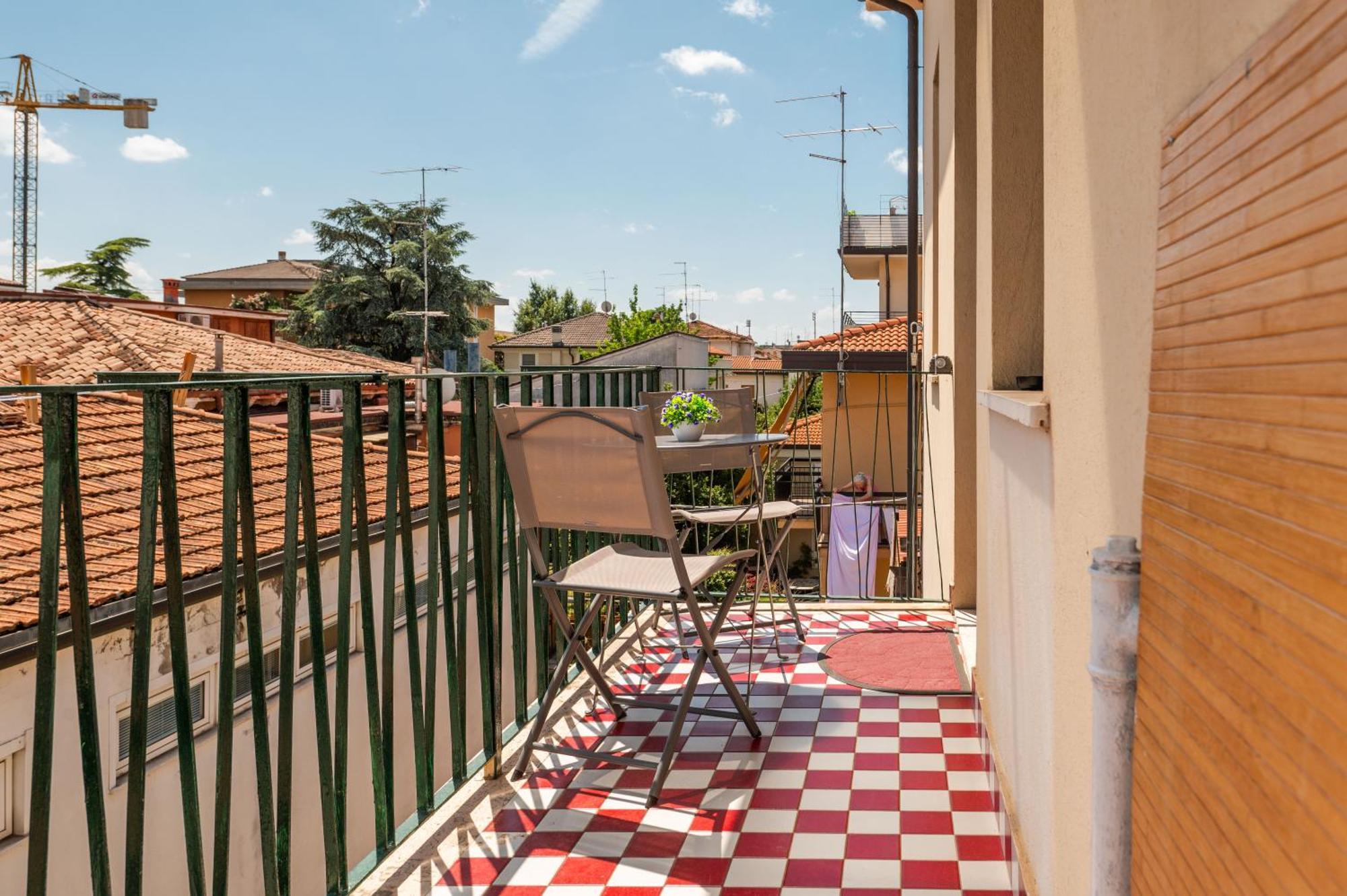 Appartamento Attico Vintage 10Min Da Arena Verona Dış mekan fotoğraf